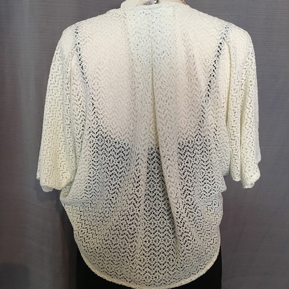 ❤️HP❤️Cream Dressy Lacy Coverup/Jacket - Picture 6 of 8